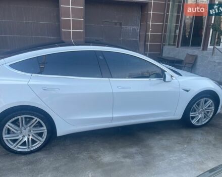 Белый Тесла Модель 3, объемом двигателя 0 л и пробегом 201 тыс. км за 14500 $, фото 1 на Automoto.ua