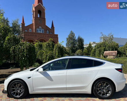 Белый Тесла Модель 3, объемом двигателя 0 л и пробегом 170 тыс. км за 20000 $, фото 2 на Automoto.ua