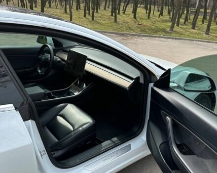 Белый Тесла Модель 3, объемом двигателя 0 л и пробегом 67 тыс. км за 18000 $, фото 17 на Automoto.ua