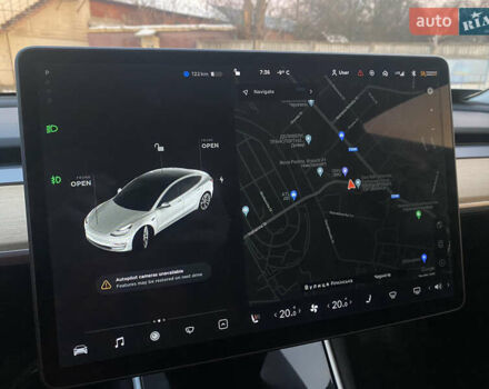 Білий Тесла Модель 3, об'ємом двигуна 0 л та пробігом 57 тис. км за 18850 $, фото 12 на Automoto.ua
