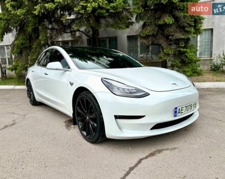 Белый Тесла Модель 3, объемом двигателя 0 л и пробегом 238 тыс. км за 13650 $, фото 3 на Automoto.ua