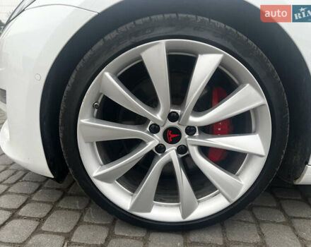 Белый Тесла Модель 3, объемом двигателя 0 л и пробегом 85 тыс. км за 19399 $, фото 26 на Automoto.ua