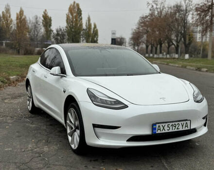 Белый Тесла Модель 3, объемом двигателя 0 л и пробегом 60 тыс. км за 17000 $, фото 1 на Automoto.ua