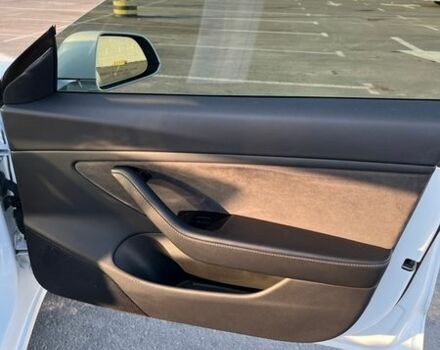 Білий Тесла Модель 3, об'ємом двигуна 0 л та пробігом 95 тис. км за 17200 $, фото 7 на Automoto.ua