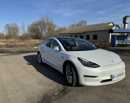 Белый Тесла Модель 3, объемом двигателя 0 л и пробегом 215 тыс. км за 15459 $, фото 4 на Automoto.ua