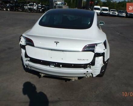 Белый Тесла Модель 3, объемом двигателя 0 л и пробегом 74 тыс. км за 15600 $, фото 5 на Automoto.ua