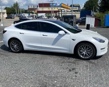 Білий Тесла Модель 3, об'ємом двигуна 0 л та пробігом 170 тис. км за 17400 $, фото 2 на Automoto.ua