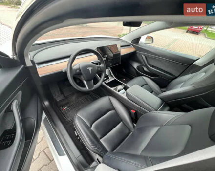 Тесла Модель 3 2018 в Киеве на Automoto.ua Белый Тесла Модель 3, объемом двигателя 0 л и пробегом 150 тыс. км за 25700 $, фото 8 на Automoto.ua