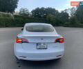Білий Тесла Модель 3, об'ємом двигуна 0 л та пробігом 47 тис. км за 18300 $, фото 2 на Automoto.ua