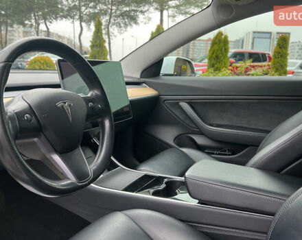 Белый Тесла Модель 3, объемом двигателя 0 л и пробегом 116 тыс. км за 17650 $, фото 9 на Automoto.ua