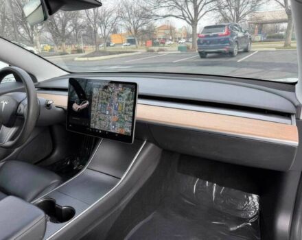 Білий Тесла Модель 3, об'ємом двигуна 0 л та пробігом 43 тис. км за 9000 $, фото 9 на Automoto.ua