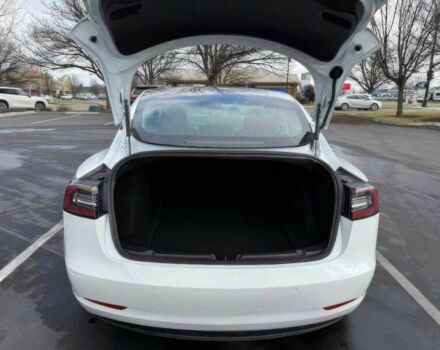 Білий Тесла Модель 3, об'ємом двигуна 0 л та пробігом 43 тис. км за 9000 $, фото 12 на Automoto.ua