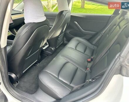 Белый Тесла Модель 3, объемом двигателя 0 л и пробегом 80 тыс. км за 22200 $, фото 17 на Automoto.ua