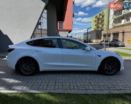 Белый Тесла Модель 3, объемом двигателя 0 л и пробегом 99 тыс. км за 16900 $, фото 6 на Automoto.ua