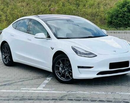 Белый Тесла Модель 3, объемом двигателя 0 л и пробегом 76 тыс. км за 12400 $, фото 2 на Automoto.ua