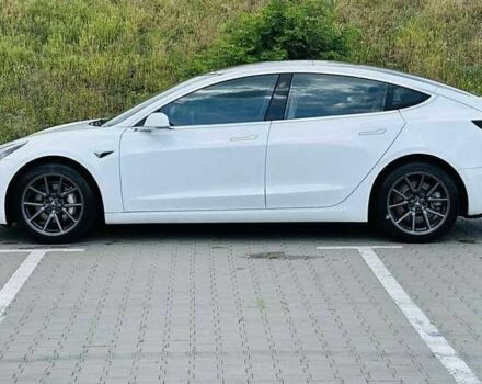 Белый Тесла Модель 3, объемом двигателя 0 л и пробегом 76 тыс. км за 12400 $, фото 4 на Automoto.ua