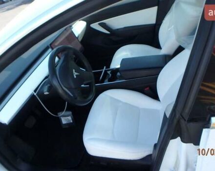 Белый Тесла Модель 3, объемом двигателя 0 л и пробегом 74 тыс. км за 15600 $, фото 10 на Automoto.ua