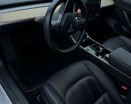 Белый Тесла Модель 3, объемом двигателя 0 л и пробегом 42 тыс. км за 18900 $, фото 10 на Automoto.ua