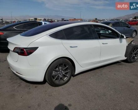 Тесла Модель 3 2018 в Львове на Automoto.ua Белый Тесла Модель 3, объемом двигателя 0 л и пробегом 37 тыс. км за 3000 $, фото 2 на Automoto.ua
