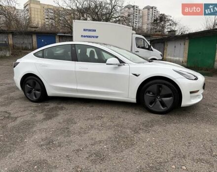 Белый Тесла Модель 3, объемом двигателя 0 л и пробегом 93 тыс. км за 15800 $, фото 31 на Automoto.ua
