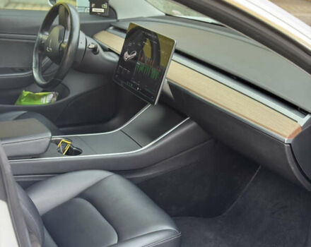 Білий Тесла Модель 3, об'ємом двигуна 0 л та пробігом 170 тис. км за 15500 $, фото 7 на Automoto.ua