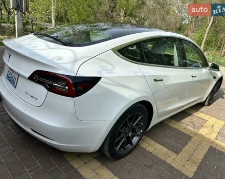 Белый Тесла Модель 3, объемом двигателя 0 л и пробегом 80 тыс. км за 22200 $, фото 6 на Automoto.ua