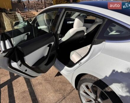 Білий Тесла Модель 3, об'ємом двигуна 0 л та пробігом 79 тис. км за 16000 $, фото 12 на Automoto.ua
