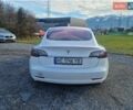 Белый Тесла Модель 3, объемом двигателя 0 л и пробегом 150 тыс. км за 17500 $, фото 4 на Automoto.ua