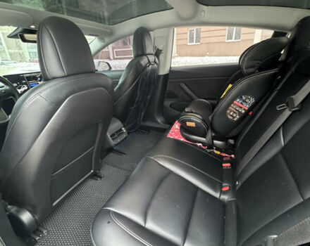 Белый Тесла Модель 3, объемом двигателя 0 л и пробегом 78 тыс. км за 18000 $, фото 9 на Automoto.ua