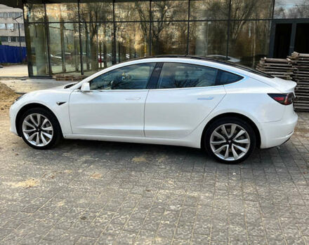 Белый Тесла Модель 3, объемом двигателя 0 л и пробегом 78 тыс. км за 27300 $, фото 7 на Automoto.ua