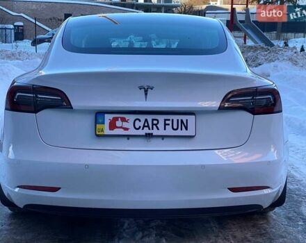 Білий Тесла Модель 3, об'ємом двигуна 0 л та пробігом 99 тис. км за 18200 $, фото 10 на Automoto.ua