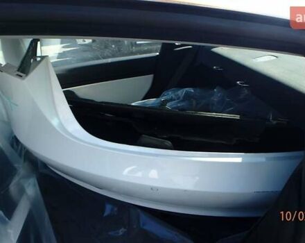 Белый Тесла Модель 3, объемом двигателя 0 л и пробегом 74 тыс. км за 15600 $, фото 11 на Automoto.ua