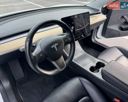 Белый Тесла Модель 3, объемом двигателя 0 л и пробегом 299 тыс. км за 16000 $, фото 11 на Automoto.ua