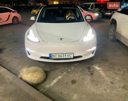 Білий Тесла Модель 3, об'ємом двигуна 0 л та пробігом 121 тис. км за 17500 $, фото 4 на Automoto.ua