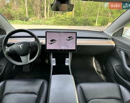Белый Тесла Модель 3, объемом двигателя 0 л и пробегом 80 тыс. км за 22200 $, фото 16 на Automoto.ua