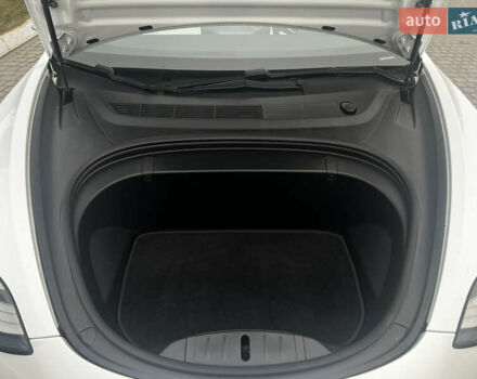 Белый Тесла Модель 3, объемом двигателя 0 л и пробегом 85 тыс. км за 19399 $, фото 23 на Automoto.ua