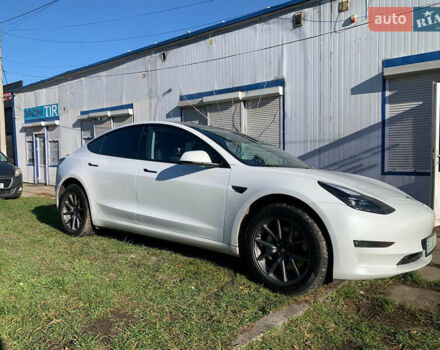 Білий Тесла Модель 3, об'ємом двигуна 0 л та пробігом 121 тис. км за 17500 $, фото 2 на Automoto.ua