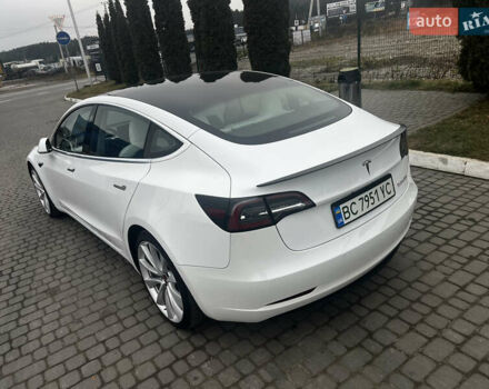 Белый Тесла Модель 3, объемом двигателя 0 л и пробегом 85 тыс. км за 19399 $, фото 10 на Automoto.ua