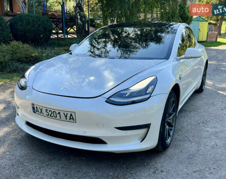 Белый Тесла Модель 3, объемом двигателя 0 л и пробегом 176 тыс. км за 16000 $, фото 11 на Automoto.ua
