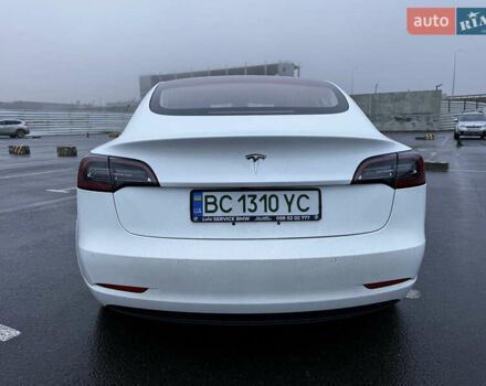 Белый Тесла Модель 3, объемом двигателя 0 л и пробегом 42 тыс. км за 18900 $, фото 4 на Automoto.ua