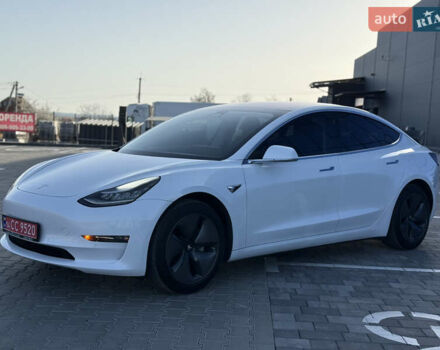 Белый Тесла Модель 3, объемом двигателя 0 л и пробегом 90 тыс. км за 17600 $, фото 3 на Automoto.ua