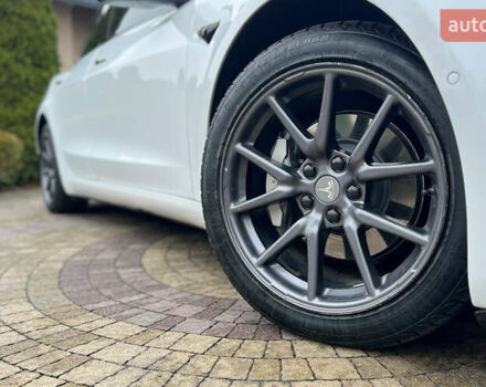 Белый Тесла Модель 3, объемом двигателя 0 л и пробегом 116 тыс. км за 17650 $, фото 21 на Automoto.ua