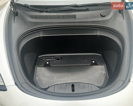 Белый Тесла Модель 3, объемом двигателя 0 л и пробегом 85 тыс. км за 19399 $, фото 25 на Automoto.ua