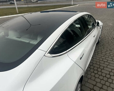 Белый Тесла Модель 3, объемом двигателя 0 л и пробегом 85 тыс. км за 19399 $, фото 14 на Automoto.ua