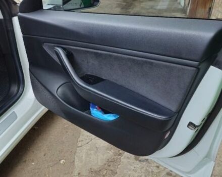 Білий Тесла Модель 3, об'ємом двигуна 0 л та пробігом 160 тис. км за 17000 $, фото 26 на Automoto.ua