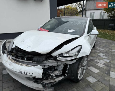 Білий Тесла Модель 3, об'ємом двигуна 0 л та пробігом 245 тис. км за 9999 $, фото 2 на Automoto.ua