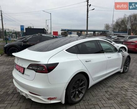 Белый Тесла Модель 3, объемом двигателя 0 л и пробегом 291 тыс. км за 10900 $, фото 4 на Automoto.ua