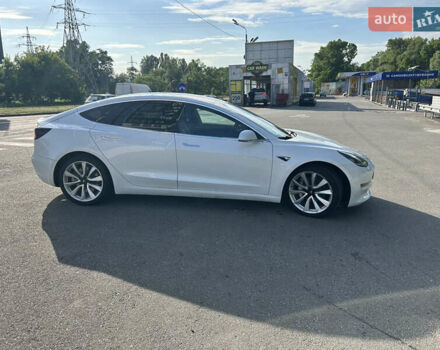 Белый Тесла Модель 3, объемом двигателя 0 л и пробегом 90 тыс. км за 16999 $, фото 2 на Automoto.ua