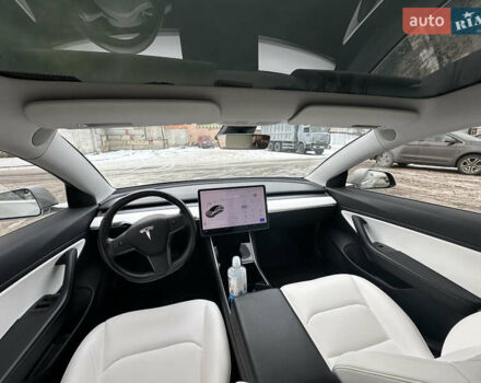 Белый Тесла Модель 3, объемом двигателя 0 л и пробегом 108 тыс. км за 17500 $, фото 29 на Automoto.ua