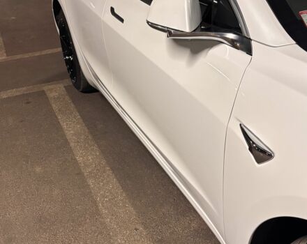 Білий Тесла Модель 3, об'ємом двигуна 0 л та пробігом 73 тис. км за 18000 $, фото 3 на Automoto.ua